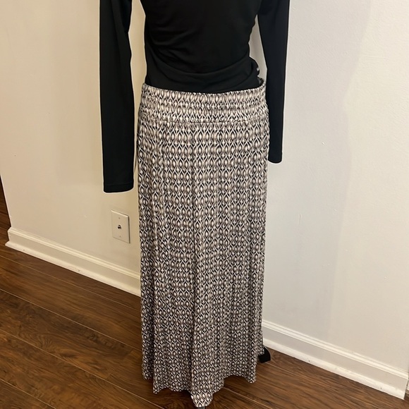 NWT Dana Buchman Long Maxi Lagenlook Viscose and Spandex Skirt, Sz. L. - Picture 5 of 8